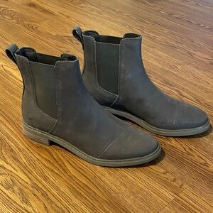 TOMS women’s 7.5 Charcoal Ankle Boots